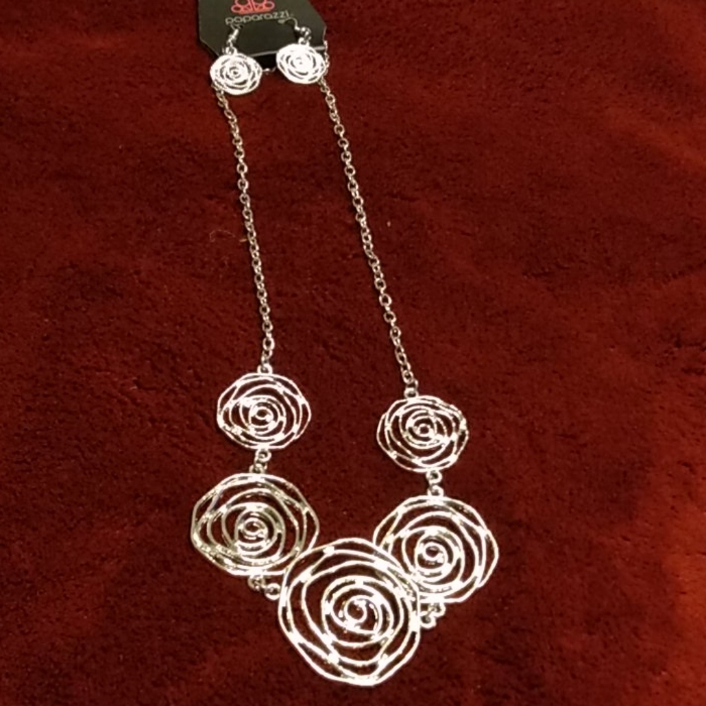Paparazzi Silver Necklace